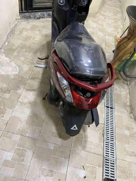 السلام عليكم من رخصة الادمنية. دراجة لكزز مال رمبة ما ماشية شي بسيط ومثل ما موضح بالصور مكان بغداد جميلة الثانية   ماشية 14 كم السعر مليون ونص وبيها مجال بسيط 
***********
