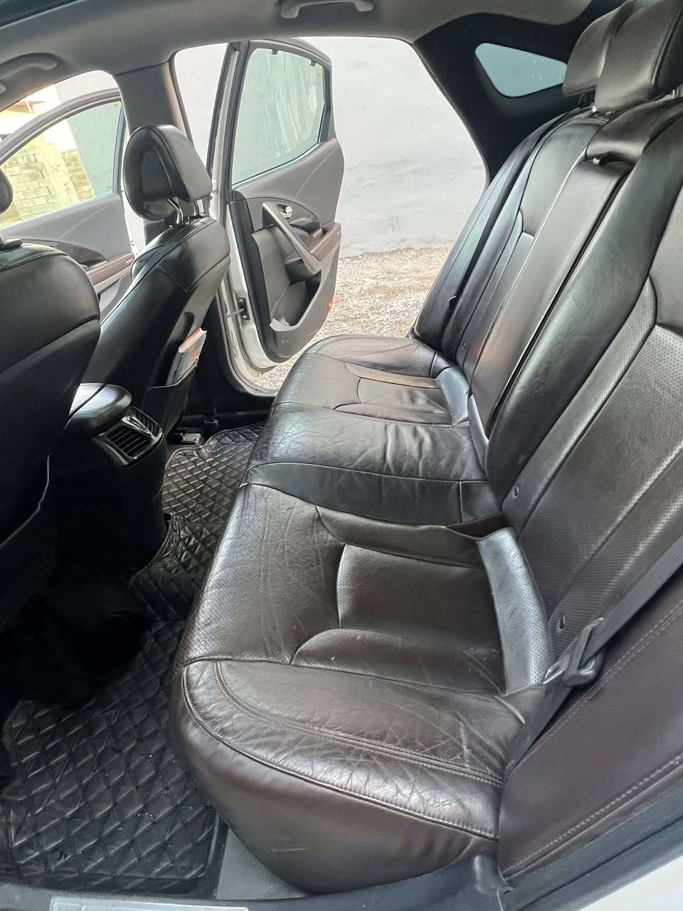 سلام عليكم
Azera v6

2013

3.0

فول للاخير 

بصمة 

كشنات كهرباء

تحكمات ستيرن 

شاشة اندرويد 

كامرة 

لايت زنون 

مكينة بشرط مامفتوحة

بيها صبغ ربع البنيد وربع جاملغ يمن 

***********

سعر١٣٠

مكانهاموصل ايسر
