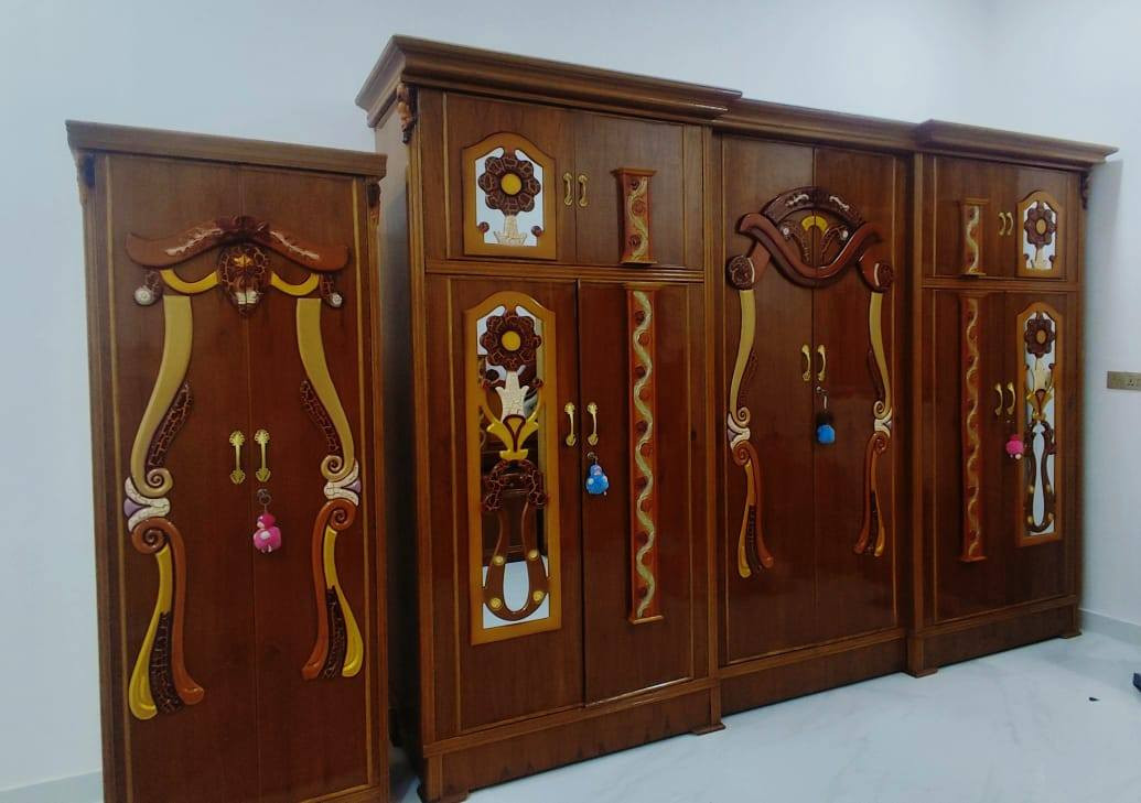 غرفه للبيع نضيفه ومابيها اي ضرر وجديده عنوانها طريق الحي قرب قرية الرزكان نهايتها 600 ومابيها مجال : الشراي يتصل ع ***********
