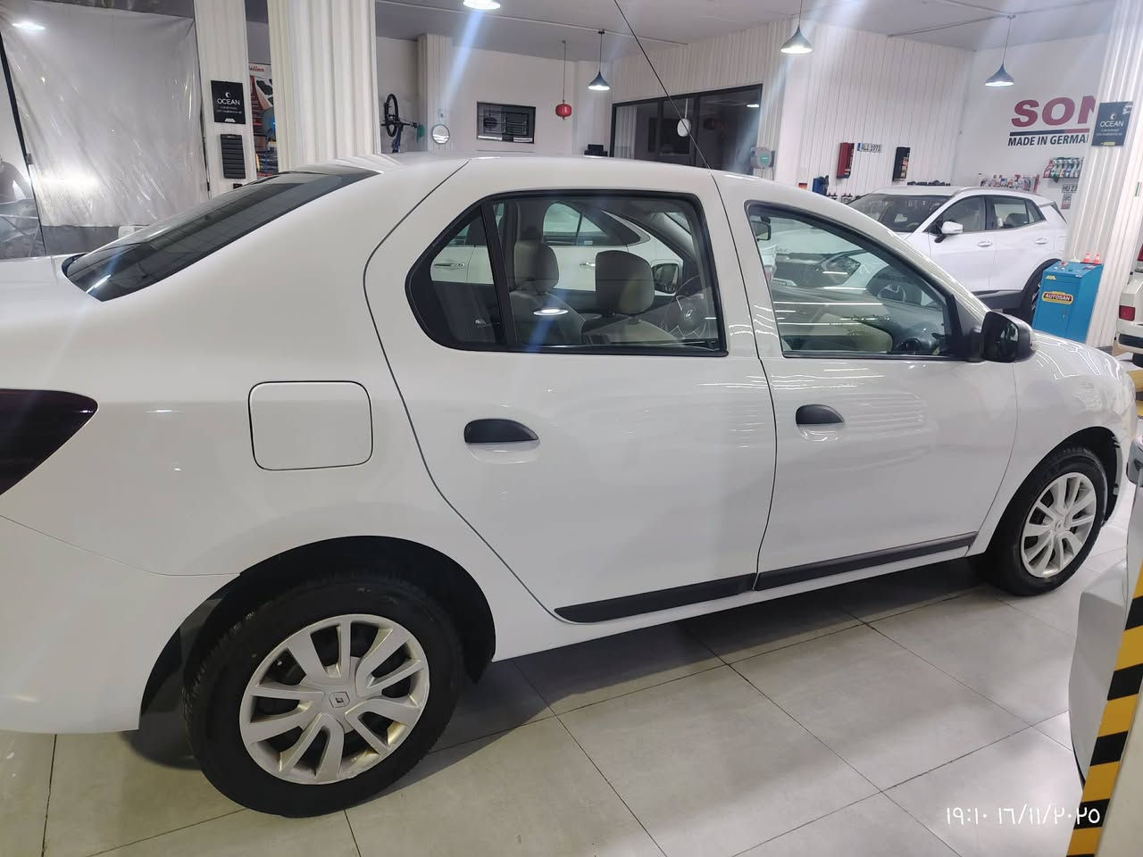 السلام عليكم ورحمة الله وبركاته 

رينو سمبول موديل  2019  

موصفات
قفل مركزي 
تحكم ستيرن 
شاشة ايباد 
كامرة 
كير اوتوماتيك 
سنوية 2030
بيها كابون بانزين
حادثهة موضح بالمنشور غير هذة مابيهة 
سعر 86 وبيها مجال شي بسيط جدا
للأستفسار اكثر اتصل ع الرقم 
***********
