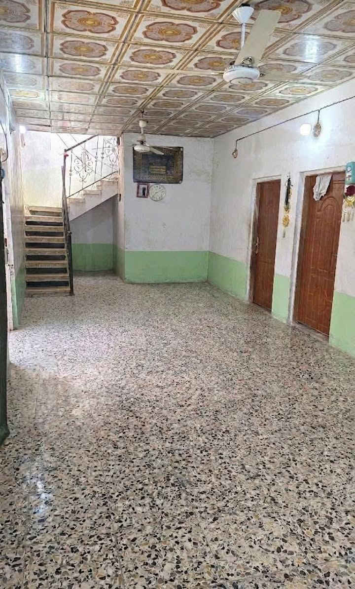 الدار للبيع مساحه ٢٠٠متر واجهة ١٧ ركن على 3شوارع عرض الشارع ٨امتار يبعد عن شارع التبليط 20متر
الدار للبيع مساحه ٢٠٠متر واجهة ١٧ ركن على 3شوارع عرض الشارع ٨امتار يبعد عن شارع التبليط 20متر 
العنوان الكوفه البراكيه شارع السبيس 
يتكون من غرفتين الطول٦والعرض٤ وصاله ١٢متر والعرض٤ واستقبال ٩امتار والعرض٤ ومطبخ ٤/٤ 
الاستفسار الاتصال برقم
السعر 45
***********

الدار للبيع مساحه ٢٠٠متر واجهة ١٧ ركن على 3شوارع عرض الشارع ٨امتار يبعد عن شارع التبليط 20متر
