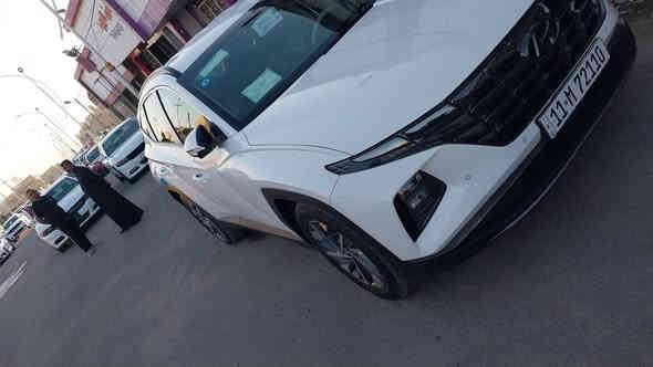 السلام عليكم 
سيارة للبيع نوع توسان خليجي مكينه حجم الفين موديل 2022 رقم بغداد بسمي السياره مكينه كير حداديه تخم تاير كفاله عامه فقط باب الصدر بي صدعات قليليه بدون معجون شويه صبغ السعر 210 رقم الهاتف ***********
