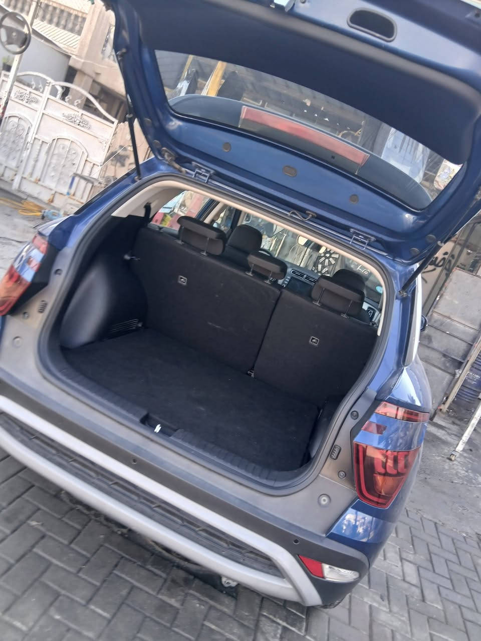 هونداي كرتا جديده  خليجيه ماشيا 20 الف موديل 2023 السياره مكفول كفاله كل السياره اخوان السياره على وظع الشركه جديده كلش فول مواصفات بنوراما بصمه تحكمات حساسات كامره خلفيه بصمه أبواب السياره حلوه رقم جديد هزه جديدة رايدها ١٥٥  ورقه وانشالله بيها مجال موجوده السياره في منطقة السيدية رقمي ***********
