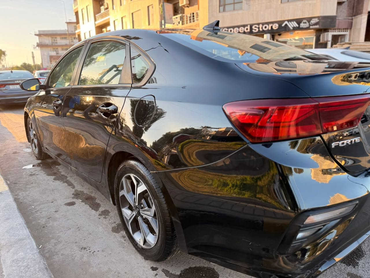 كيا فورتي 2019رقم بغداد حرة غير متواجد على الفيس فقط اتصال
وراد امريكي. السيارة لون اسود حادثة امنزل صورة الحادث  

‏ 3KPF24AD1KE092338رقم الشاصي  

ماشية 72 الف وقابلة للزيادة

مواصفات السيارة 

تبريد بيانو 

فول تحكم ستيرن 

زينون عالي ناصي 

ويل كب 

رادار تحديد مسار 

شاشة بنظام ابل كار بلي واندرويد

كامرا خلفية دوارة

مري كهرباء 

السعر 130 

رقم بغداد مشروع وطني 

مكان السيارة بغداد القادسية مدخل ساحة قحطان 

للأتصال ***********
