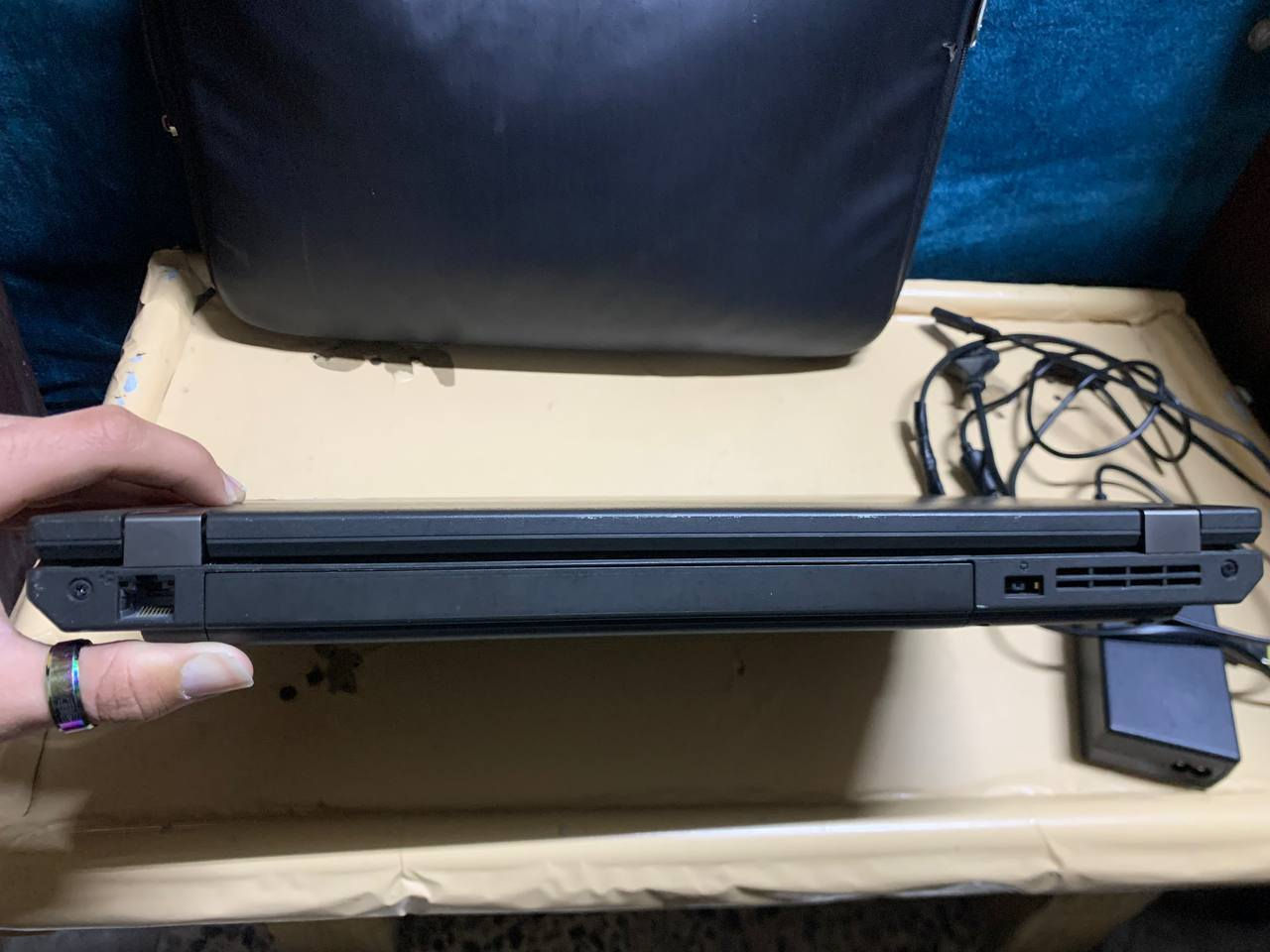 لابتوب Lenovo L440 للبيع
المواصفات  :

حجم الشاشه 14.1

المعالج كوراي 5 جيل الرابع

هارد SSD 128

رام 8 كيكا

كرت شاشه داخلي انتل 2 كيكا

كيبورد عربي انكليزي

منافذ USB3 عدد 4

سيم كارد

منفذ اشدي 

وبيهه بيت اقراص تكدر تشغل بيهه اي قرق

. الموقع بغداد مدينه الصدر قطاع 46

السعر 110 وبي مجال 

رقمي *********** متواجد واتساب 

           ( البطاريه مالتها منتهيه )

 (يعني تشتغل مباشر ينراد تبدل بطاريه )
