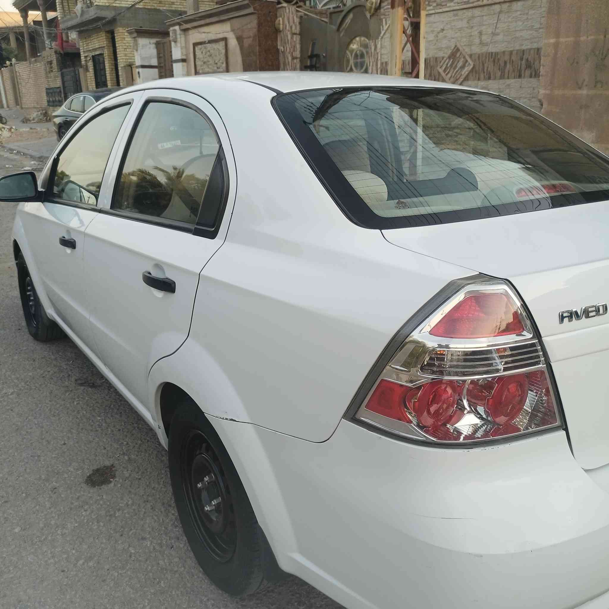 السلام عليكم 
افيو خليجي مديل ٢٠١١ 
محرك مفتوح كير اوتوماتيك
ماشيه ١٧١ حقيقي
كامله ماناقصه اي شي
بيه فقط بارد قطعتين
سعر ٨٢ بيه مجال قليل
مكان سيارة نجف حي نداء
رقم الهاتف ***********
