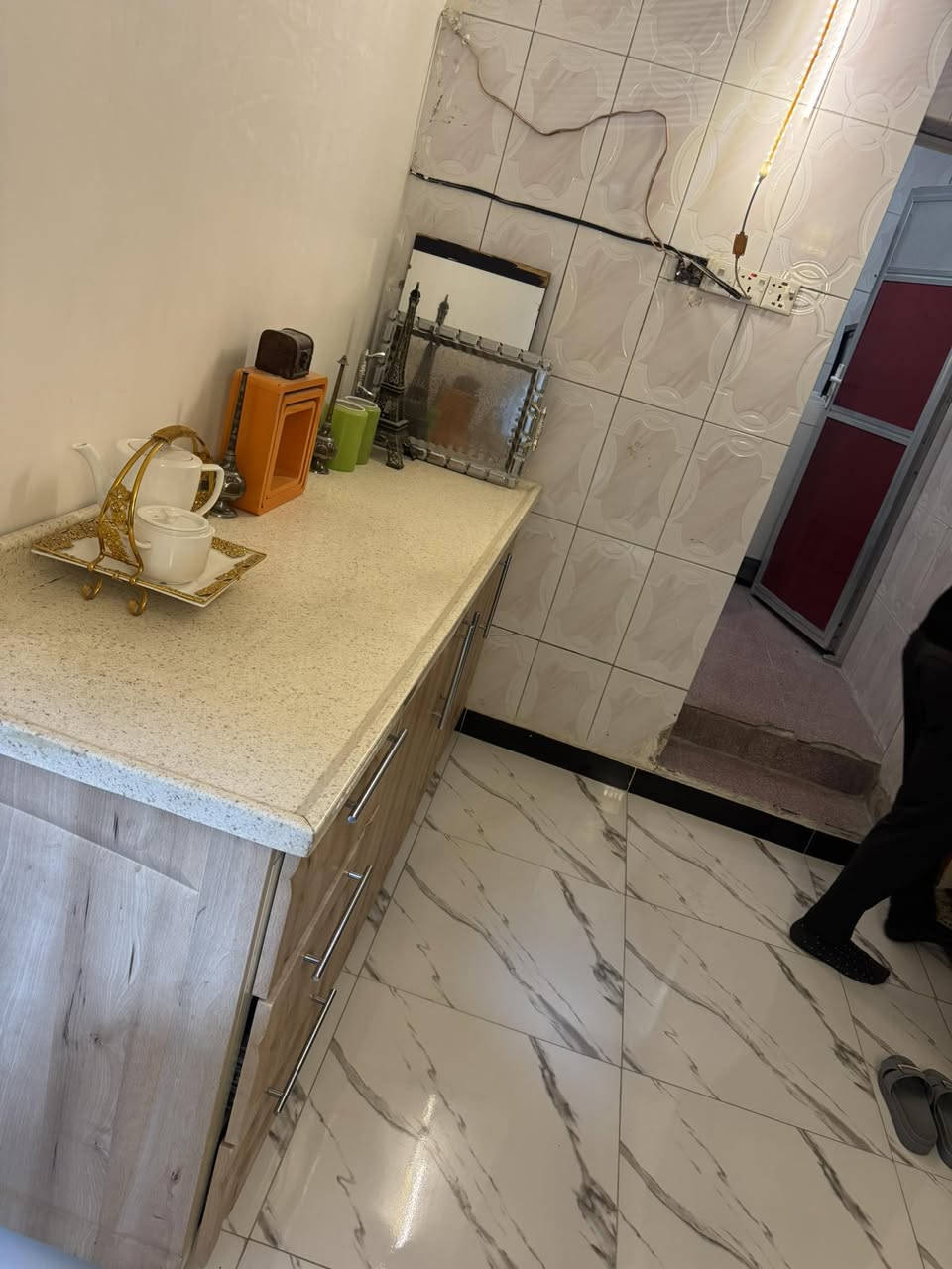 دار للبيع الدوره الوادي مساحه 120 واجها 6 كراج خدمات فوك جوه خدمات خارجيه يتكون من 3 غرف وصاله طابقين للاستفسار ***********
