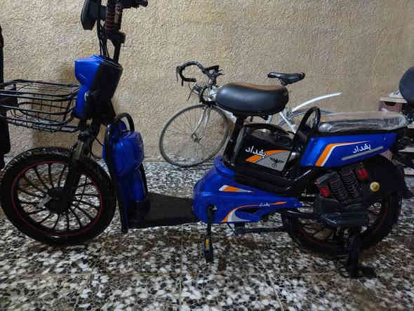 السلام عليكم موديل 25شحن 5بطاريات مابيه نقص بصمه فول جديد وسعر 400الف العنوان بغداد دورة ***********
