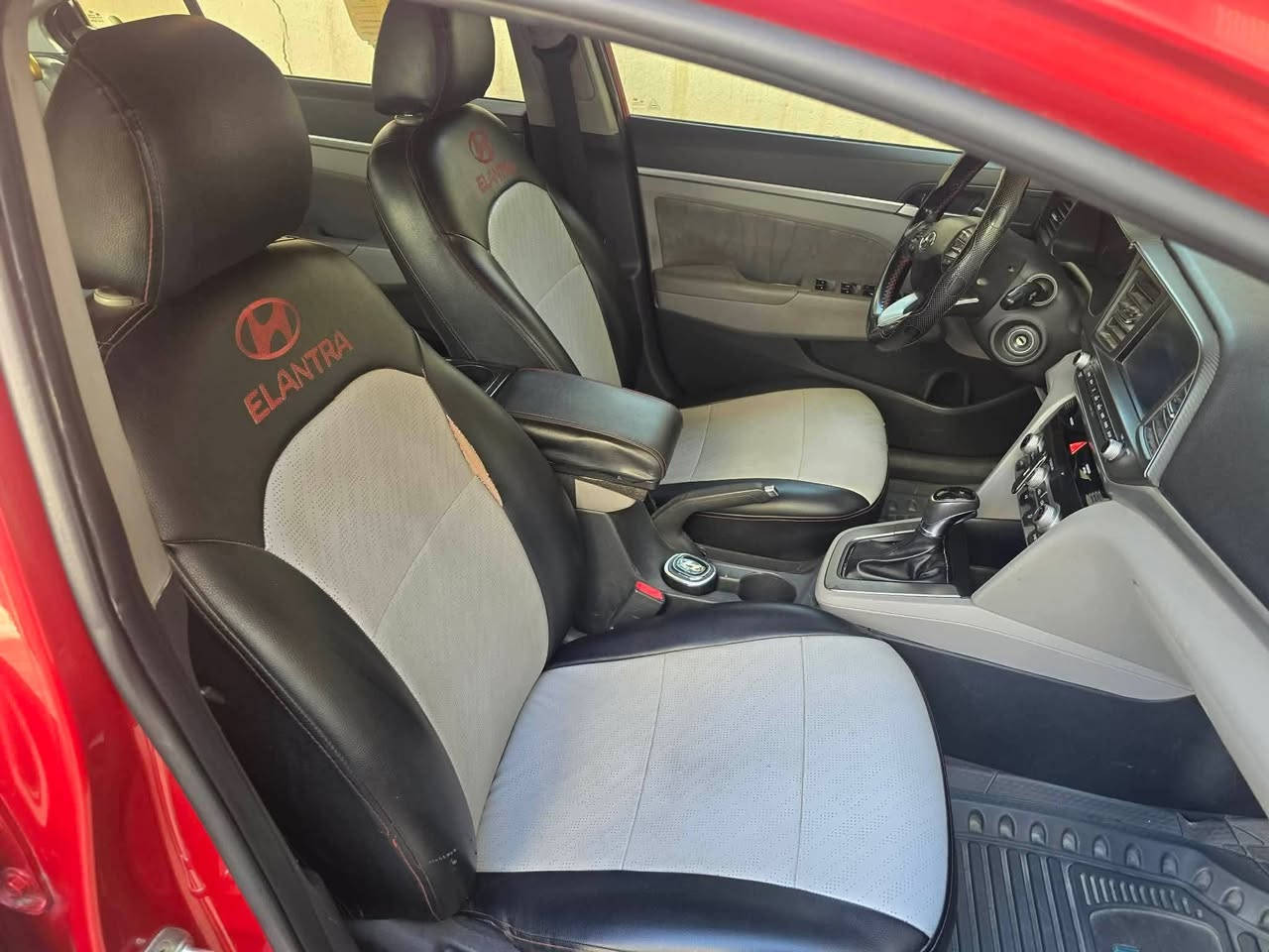 هونداي النترا وارد أمريكي ٢٠٢٠
حادثها جاملغ وبنيد بدون داخل صور الحادث و السونار بالمنشور 
محرك ٢٠٠٠ دوش كير At مبدل إضافة منضومة غاز صدر جديد تخم تاير دوشمة جلد جاهزة  رقم بغداد تحويل مباشر مكان السيارة بغداد شهداء العبيدي 
السعر ١٣٠ وبيه مجال
***********
***********
