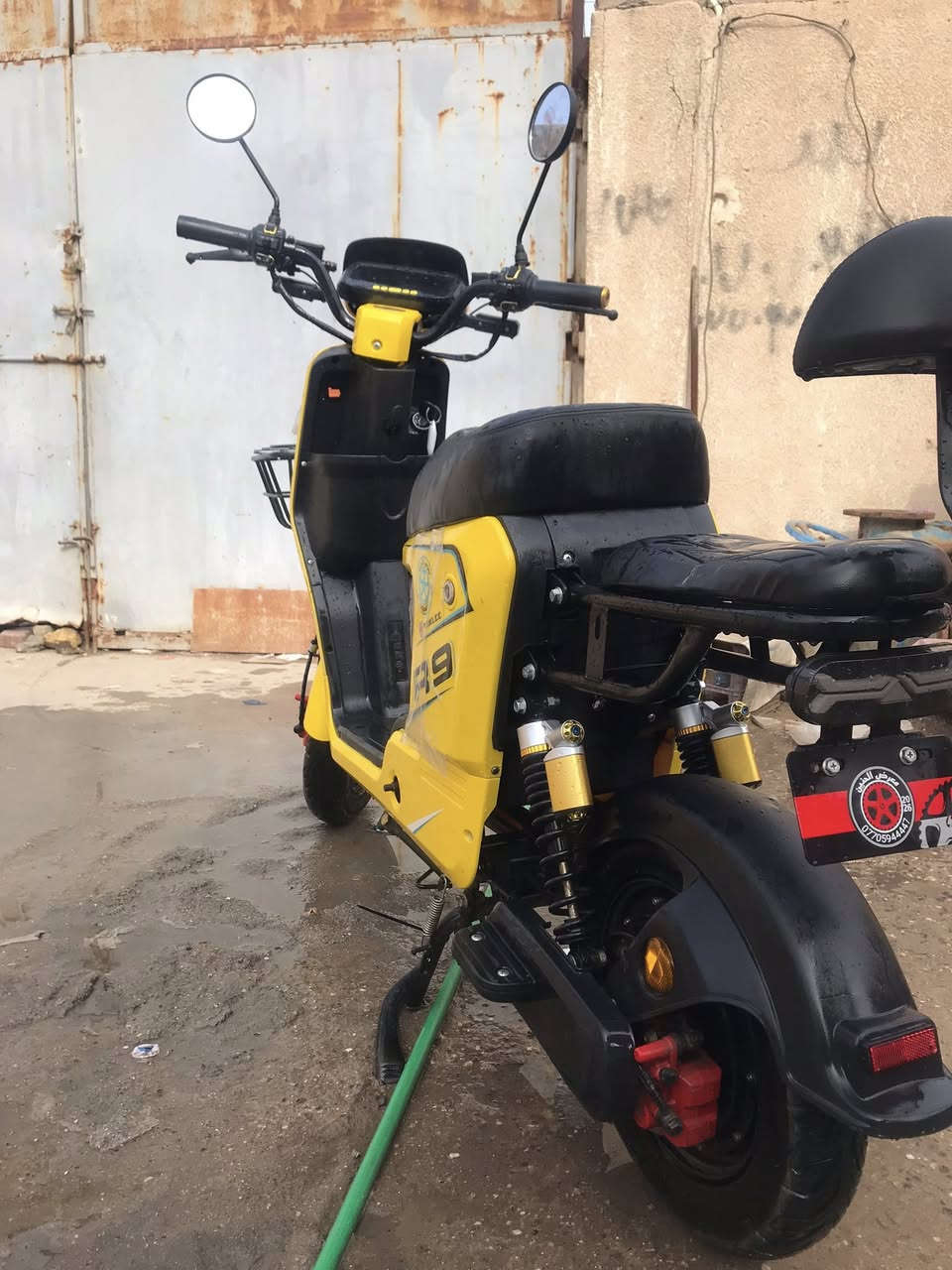 للبيع دراجه شحن نوع R9
مديل 2026 استخدام شهرين 
الدراجه نضيفه كلشش
لون اصفر 
كهربائيات اشاير كله شغاله 
شاحنته الاصليه 
وايرات البطاريه بدلتهن بوايرات اصليه حراريه 
(السعر ٥٠٠الف وبيه مجال بسيط حك الجيه )
مكاني البصره الجنينه حي الانتصار 
رقمي (***********)
