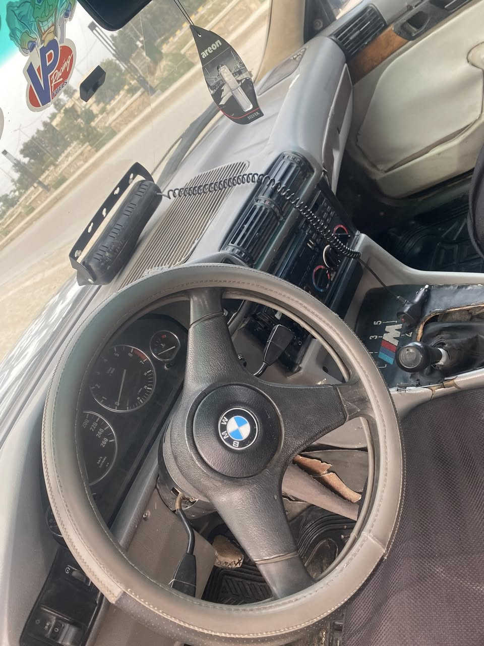 السـِٰلامٰ عـــٍٍّّْْـٍّْليـــٌٍِٰڮٍّْم BMW535 للبيع او مراوس سيارة قوية رقم بغداد سنوية لل 26 عليهة سيارة فارة يطغ بداية صوت قليل ماتكلف حتة 200 الف عليهة اضافات كزوز بوابات  عليهة ويل هامان 18ومبرمجة طلقات نار مكاني بابل جبلة  دعامية موجودة هية والبرانكيت اني فاتحهن ***********
