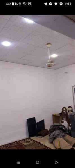 دار زراعي للبيع المساحة 430م ... المنطقة سكنية كل الدور مرقمة وميزانية ماء ومبلطة ومجاري...بغداد جسر ديالى مقابل جامع المهيمن قريب على الشارع الخدمي.. استقبال كبيرة وصالة ومطبخ كبير وغرفتين كبار وترك ومطبخ كبير وحمام غربي داخلي كبير وحمام خارجي كبير وكراج كبير وحديقة مع الحديقة هيكل بدون سقف.. مساحة الهيكل 110 م ومساحة البيت 320 م سعر البيتين معا 110 وبي مجال..منطقة خلف البيوت هادئة امام ساحة...سقف البيت سندويج بنل وسقف ثانوي والارضية بورسلين تركي جديد البيت نظيف *********** واتساب
