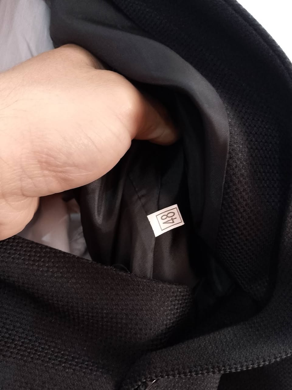 للبيع طقم ملابس مره واحده بسعر مناسب رقم الهاتف ***********
