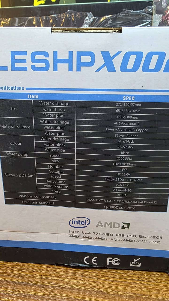 مبرد مائي للمعالج (CPU Liquid Cooler) من طراز LESHP Ice Storm x002 (أو LESHPX002).المواصفات والميزات الرئيسية للمنتج:نوع التبريد: نظام تبريد مائي متكامل مغلق (All-In-One Liquid Cooler).التوافق: متوافق مع معالجات Intel و AMD عبر منصات المقابس المتعددة وسهل التركيب.المراوح والرادياتير: يحتوي على رادياتير مزدوج (Double Radiator) مع مراوح تدعم التحكم الذكي في السرعة عن طريق تقنية PWM (كما يظهر في الأيقونة أسفل العلبة) لضمان أداء تبريد قوي وهادئ.قاعدة التبريد: يأتي بقاعدة تبريد نحاسية عالية الدقة (Copper Waterblock) تضمن نقلًا حراريًا ممتازًا وفائق السرعة من المعالج.المضخة: تعتمد على نظام رولمان بلي سيراميك (Ceramic Bearing System) الذي يمنحها عمرًا افتراضيًا طويلًا ويعمل بدون ضجيج.الصيانة: نظام مغلق مسبق التعبئة بسائل التبريد ولا يحتاج إلى صيانة دورية
السعر 45 الف


**إذا كنت صاحب هذا الإعلان وتريد حذفه لأي سبب، رجاءا أرسل رسالة إلى الدعم الفني**