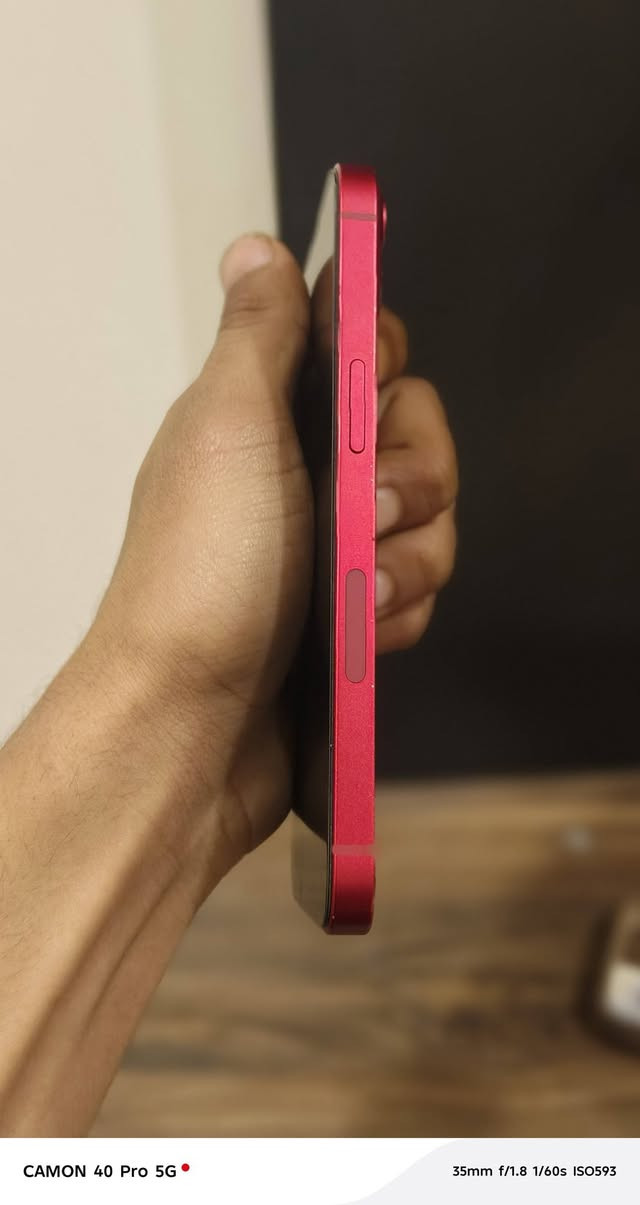 سلام عليكم ورحمة الله ♥
ايفون #13 عادي 
ذاكره 128 
بطاريه 82 
جهاز اخو الجديد 
شخط مابي ومحافض علي الجهاز كلش 
مابدل بي ايشي الجهاز وتر بروف شاشه 3خيارات جهاز صرفيته بل شحن ممتازه جدا لن ماخذه عله ايدي وشاحنه انكر ميصرف 
تك سيم كارت 
مكاني نجف شارع المجمعات 
سعره 375 وبي مجال قليل كلش حك جيتك الي واني برسم الخدمه وللله شاهد ورقيبه وهذا شهر رمضان ماخذه قبل شهرين ب٤٦٠ 
رقمي *********** واتساب موجود
