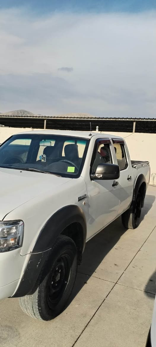 فۆرد ڕانجەر مۆدێل ٢٠٠٩
مەکینە ئەنجکتەرە و علوجە
مەکینەی لۆکی ئەوروپیە
تازە سێرڤس کراوە
بەشەرتی گێر و مەکینەو کارەبایی 
بەشەرتی ئەوەی سەقفی بۆیاخ نەبێت

***********
*********** رانية, السليمانية
