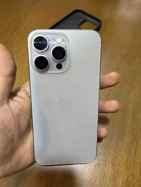 للبيع أيفون ١٥ برو ماكس 256GB   لا شخط ولا تبديل أخو الجديد  غراضه كام...