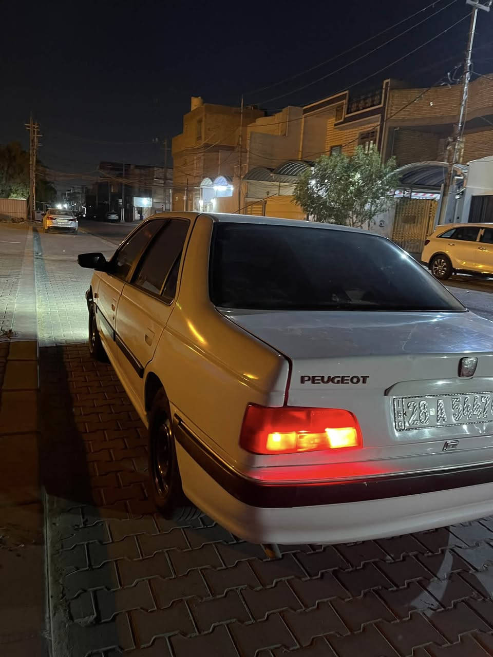 بيجو بارص 2015 نظيفة مكفوله من كير محرك تبريد ثلج حدادية صالهه 3 اشهر ضربه بالجاملغ الخلفي بس 
سنويه لل 28 بسمي سعرهه 48 بيهه مجال نجف
***********
