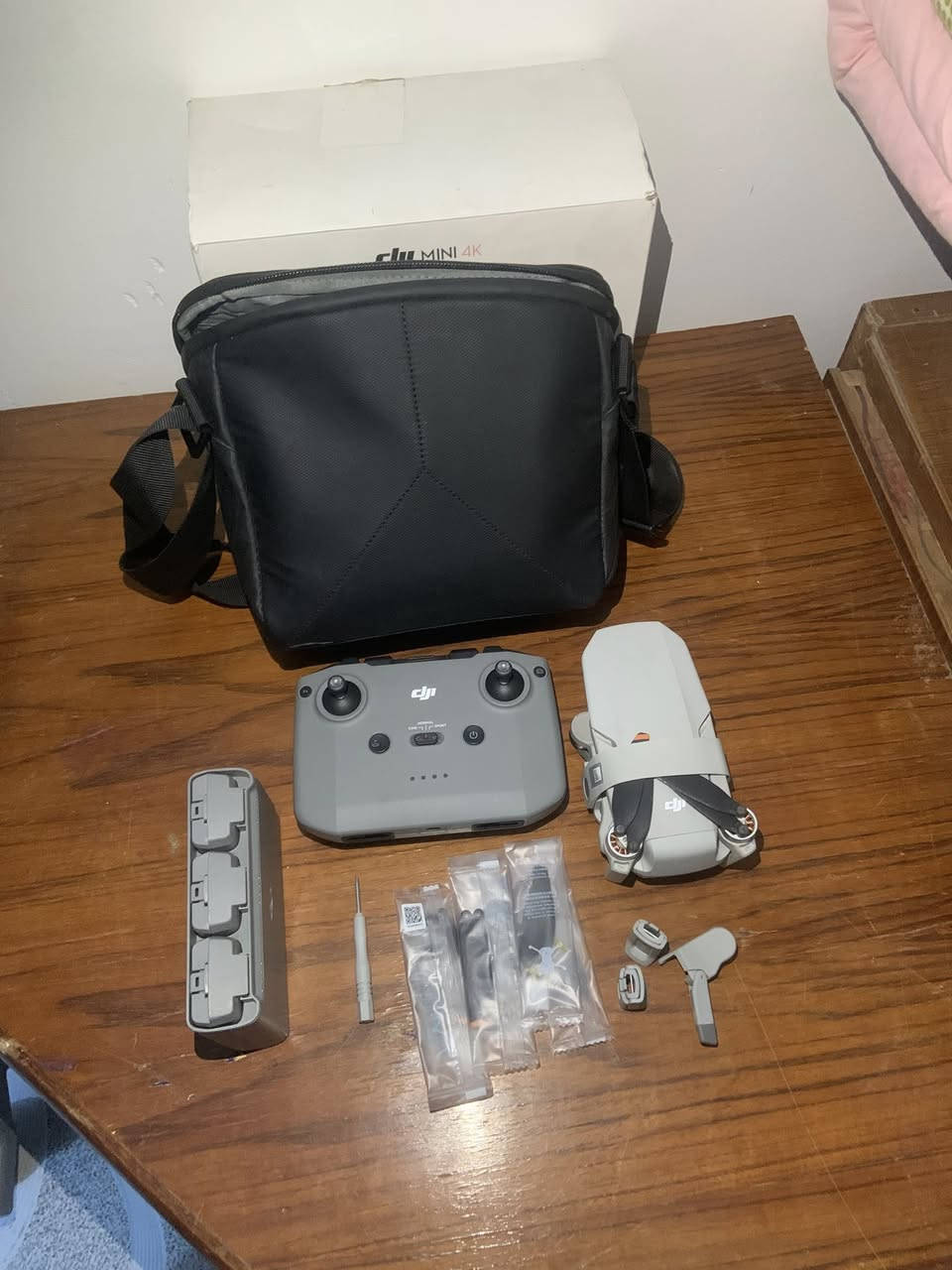 السلام عليكم اخوان 🤝
للبيع درون dJI MINI 4K

المدا مالتهة 5km حقيقي ❤️

و ارتفاع 500m حقيقي❤️

السعر 700 💵💵
تصوير 4K ويا رام 64gb ويا 3 بطاريات  و كامل ملحقات الجنطه و الباكيت مالته اخوان الدرون نضيف كلش و مرتب تصوير كلش مرتب و ماركه معروفه و حجمهة كلش حلو و ملحقات كامله وياهة مراوح اضفيه و كلش حلوه تصويرهة مرفوق بالمنشور ✅
للستفسار اكثر تفضلو خاص او اتصلو على الرقم 
***********
