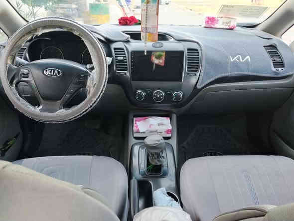 السلام عليكم
سيارة كيا سيراتو للبيع او الامراوس حسب القناعه 
سيراتو موديل 2013 شكل 2014 فول مواصفات عده البصمه مكفوله كفاله عامه عدا كارت صبغ فقط مواصفات السياره 
* فتحه 
* ويل كروم 
* اشاير بل مري 
* شاشه 
* كامره خلفيه 
* دواخل رصاصي 
* محرك 1600
* كير ومحرك على الشرط 

السعر 128 وبيها مجال بسيط 
رقم الهاتف ***********
