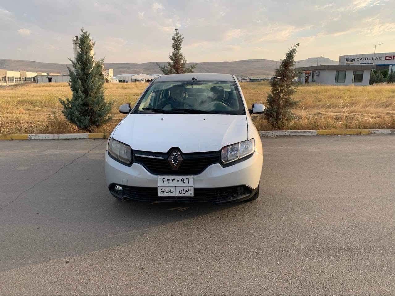 سةرتا بةناوي خودا 
رينو سمبول 
موديل ٢٠١٦ 
كير توماتيك وعادي 
بةشةرتي گيرومكينة 
چوار تايةي تازة 
كةميك تةقةورةقةي هةية 
پيشي دةعمي هةية
من بةحيزام ئةيفروشم 
سةنةوي بةسةر چوة تةبريد بةس راديتةري ئةوي 
سعري ٤٥ گةلاو مةجاليكي كةم 
*********** السليمانية, العراق
