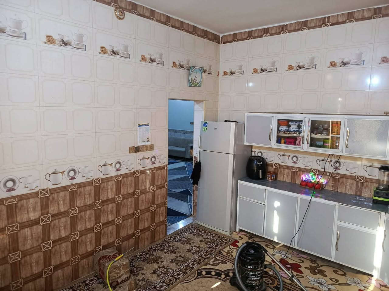 بيت زراعي مقابيل البراز صفحه ال شفيج مساحه 220 يحتوي علئ غرفين وصالت ثنين وكلدور ودوانيه +كراج كامل جاهز ماعوزه شي  للستفسار ***********
