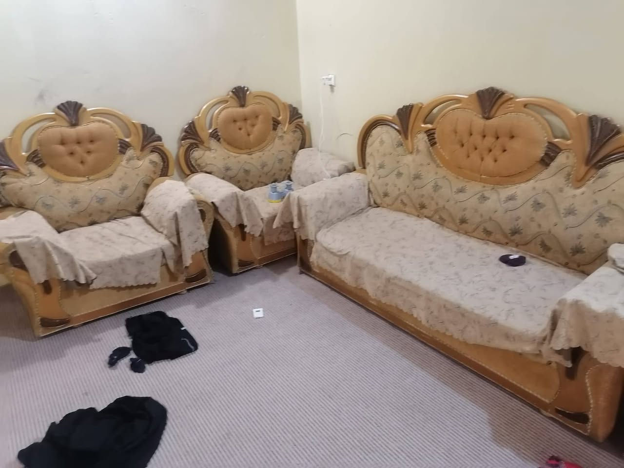 السلام عليكم تخم10مقاعد نظيف السعر 140 مستعجل ع بيعته للاستفساروالتواصل
*********** واتساب العنوان كاطون الرازي شارع ابو رباح في معرض ومزاد وعد
