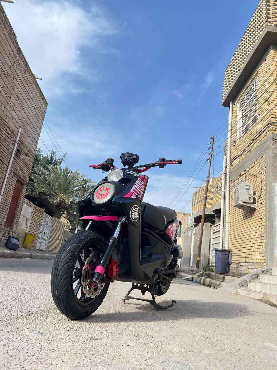 السلام عليكم سكنس جبلي مزوده تزويد خارجي ب الكامل لون كرزي جارد مفتوحه ولفات مشيهه حلو نكرة بك وقت تجي وتشوفهه بعينك كلش مرتبة  كهربائيات كامله 650وبيهه مجال  مكاني ناصرية مركز تواصل خاص او ***********
