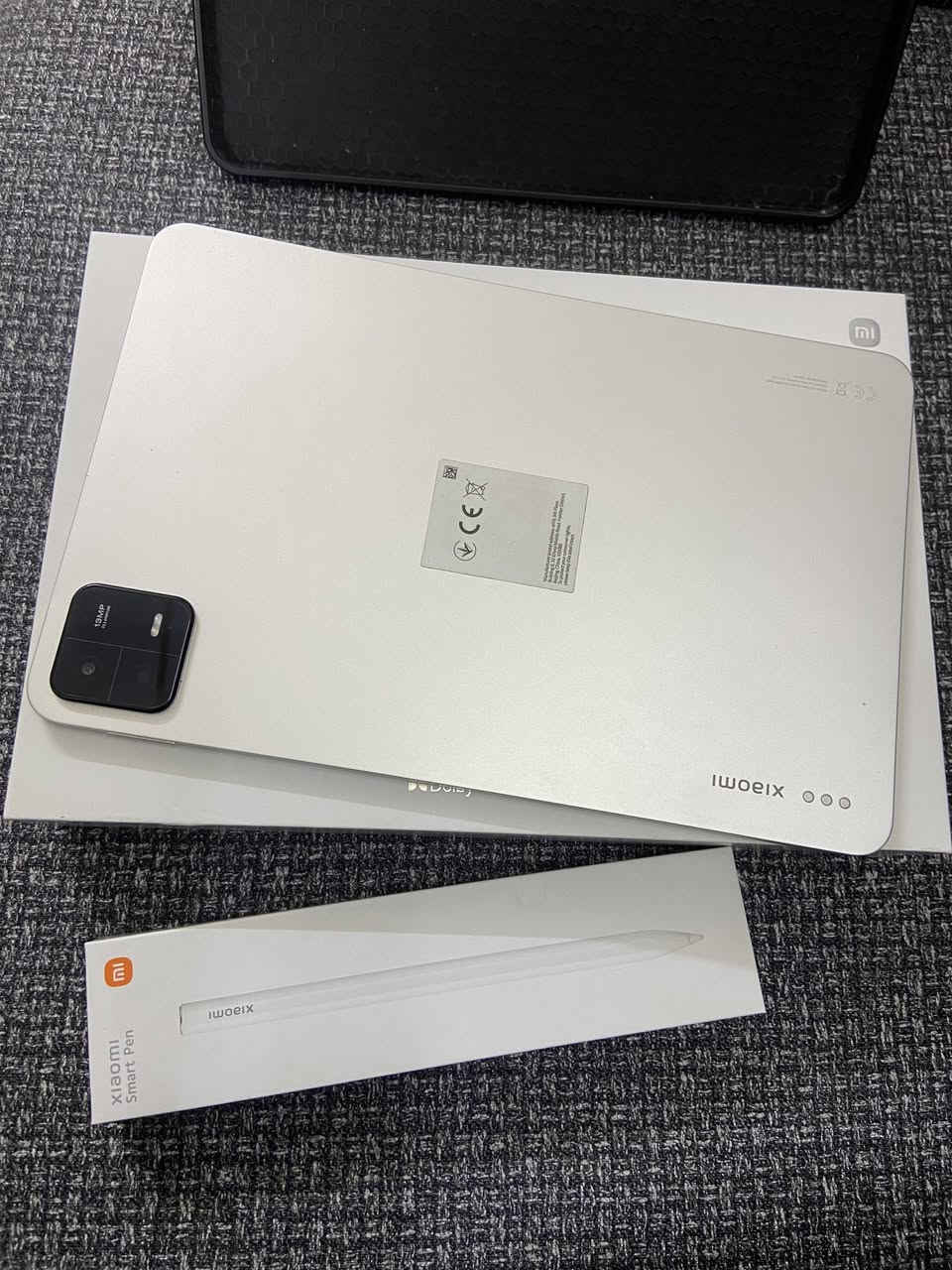 السلام عليكم شاومي باد 6 نضيف مستخدم قليل وما داخل صيانه
مواصفاته، شاشه 11 انش، ذاكرة 256، عشوائية 8 وتصير 16 نوع (LPDDR5)، الهرتزية 144، المعالج SnipeDragon 870، البطارية 8840 بي اربع سماعات Stereo ويدعم تقنيه Dolby Atmos  

الشاحنه 33 واط ويدعم الشحن السريع، متوفر ويا كل ملحقاته والكارتون وگفر وويا القلم الاصلي بس عيبه القلم بي كسر شوية من فوك مبين بلصورة بس امانة الله شغال مابي اشكال

سعرة 350 وبي محال بسيط للشاري

تواصل واتساب *********** مكاني بغداد
