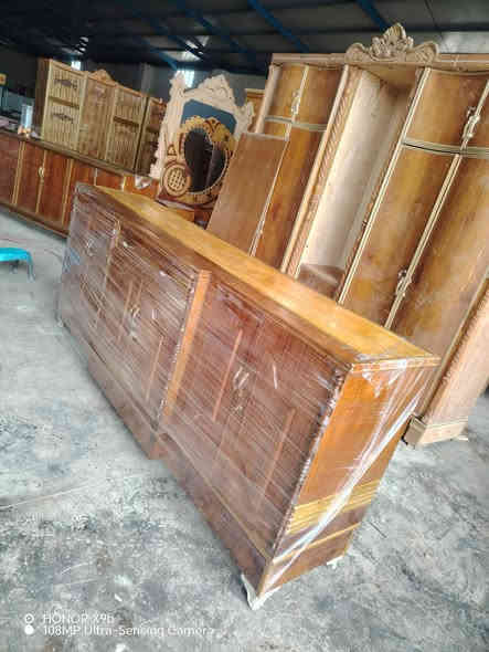 بوفية مترين ونص احطاطة سعر وحده ١٥٠ مكان ديالى خالص هبهب عرب شوكة قرب خويلص مقابيل محطة وقود جوهرة الفؤاد الشري يتصل ***********.  *********** يوجد توصيل بكروة
