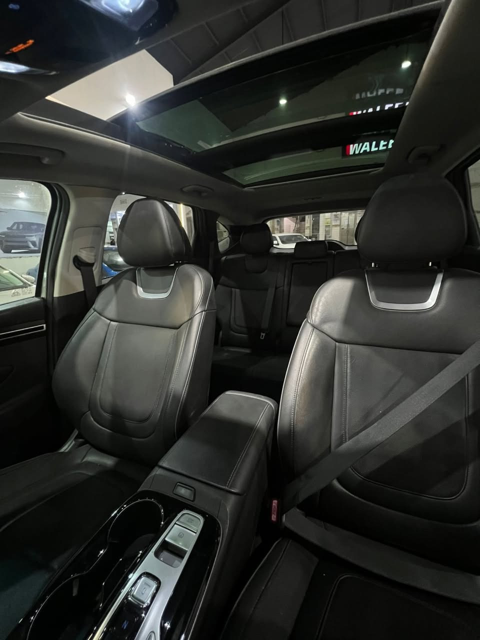 🚗 Hyundai Tucson 2023
موديل 2023 بحالة ممتازة جداً

🔹 المواصفات:
 • محرك 2.5 لتر – 4 سلندر اقتصادي وقوي
 • جير أوتوماتيك
 • نظام Auto Park (الأوتو بارك) – السيارة تروح وترجع بالريموت
 • 4 كامرات 360 درجة رؤية محيطية كاملة
 • شاشة وسطية كبيرة تعمل باللمس
 • Apple CarPlay & Android Auto
 • حساسات أمامية وخلفية
 • نظام Lane Assist للمحافظة على المسار
 • نظام Blind Spot مراقبة النقطة العمياء
 • تشغيل بصمة (Keyless Start)
 • دخول بصمة للأبواب
 • كروز كونترول
 • تحكم بالستيرن (ستيرن كنترول)
 • تكييف دجتل مزدوج
 • جنوط ألمنيوم أصلية
 • إنارة LED أمامية وخلفية
 • مرايا كهرباء مع طي
 • نظام ABS + مانع انزلاق
 • إيرباغات متعددة للسلامة

📌 ملاحظة:
السيارة بيها قطعتين صبغ فقط 

📞 للاستفسار : ***********
