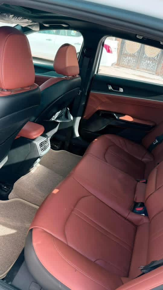 كي فايف 24 أعلى فئة بالشركة Vlp (فل كامل 1/1)
▪️ ممشى40 ألف كم

رقم أربيل باسم شركه 
خليجي

▪️ كفاله بيها مكانين مسحوبات ع كد اربع أصابع لا تكحيل ولا صبغ الباقي كفاله 

مغلفه كلها نانو حتى البنراما وبي ضمان 10 سنوات 

🔹 اللون: بيانو بلاك بالكامل
🔹 داخل جلد مشمشي مع صاج رصاصي
🔹 محرك 2500cc 

لضمان:
✔️ 5 سنوات ضمان
 • نظام ترحيب عند الاقتراب وعند إطفاء السيارة
 • 5 كامرات
 • رادارات أمامي / خلفي / جانبي
 • حساسات أمامي وخلفي
 • تحذير النقطة العمياء
 • تحذير تصادم وفتح الباب
 • توقف ذاتي
 • مرايا جانبية قلاب

 • فتح صندوق كهرباء مع خاصية الفتح عند الاقتراب

 • مقاعد جلد كهرباء (حار / بارد)
 • تشغيل وإطفاء عن بُعد
 • فتح وغلق الجام عن بُعد
 • مراية وسط تعتيم
 • قفل أمان للأطفال

 • وغيرها الكثير…

السعر 232 وبيها مجال

مكاني البصره


**إذا كنت صاحب هذا الإعلان وتريد حذفه لأي سبب، رجاءا أرسل رسالة إلى الدعم الفني**