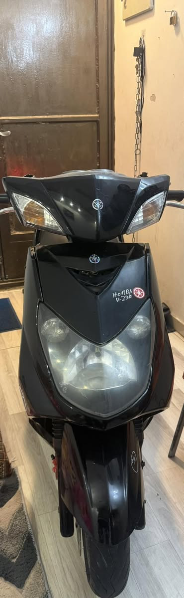 للبيع دراجه سكنس فحل مال رمبه  كفرات اصليه بلاديه مختمه ختم واحد ماشيه ٣٦الف حقيقي كفراته اصليه  محرك بلادي برغي مملعوب بيه كهربائيات كلها شغاله وراقها كامله أوي نقص مابيها السعر (٧٥٠》الف العنوان بغداد الكرخ الاتصال على الرقم ***********
