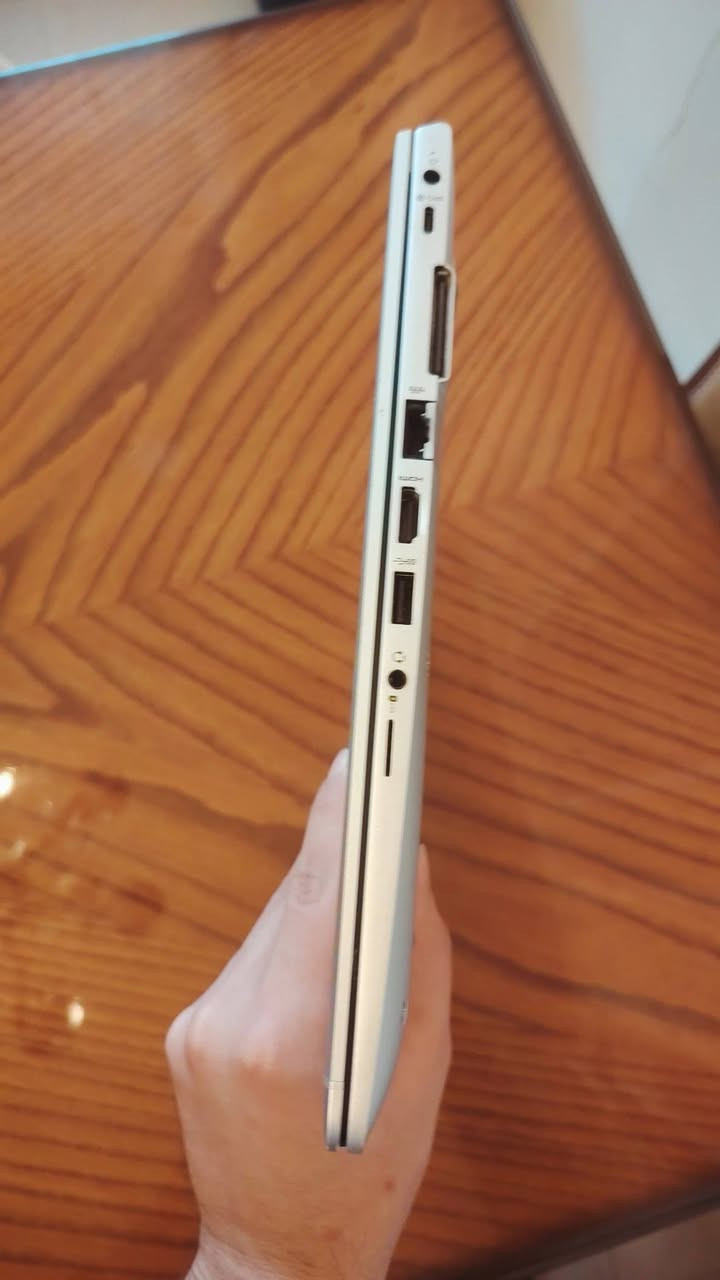 للبيع HP EliteBook 755 G5
معالج    pro AMD Ryzen7  2700U
يساوي Intel Core i7-10510U 
رام  16 - DDR4 
 هارد  256GB - NVMe 
كرت شاشة vega10 8GB
شاشة 140HZ ips
نضافة 100%
سعر:345
(عندي توصيل)


**إذا كنت صاحب هذا الإعلان وتريد حذفه لأي سبب، رجاءا أرسل رسالة إلى الدعم الفني**