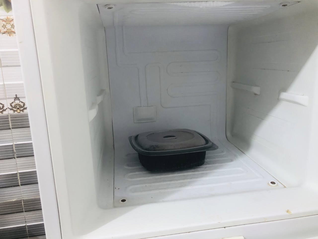 ثلاجه نوع شينون نظيفه جدا مداخله تصليح حجم وسط سعرها 150 مكان بغداد الصليخ  ***********
