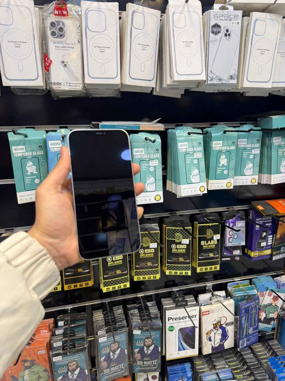 السلام عليكم
آيفون 12 برو ماكس
📱 الذاكرة: 128 جيجابايت
🔋 البطارية: 88%

✅ الجهاز كله شغال 100%
نت – صوت – اتصال – كاميرات
📌 على وضع الشركة (غير مفتوح ولا مصلّح)
❌ بصمة الوجه لا تعمل
❌ ما عدا ذلك ما بيه أي خلل

📍 المكان: بغداد – الشعلة
💰 السعر: 375 الف – او مراوس بايفون اعلى وانطي فرق
📞 الاتصال: ***********
