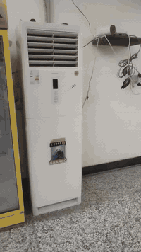 سبالت ٥ البيع 
٨٠٠ وبيهن مجال شراي يتصل ع رقم ***********
مع مبردات ٣
