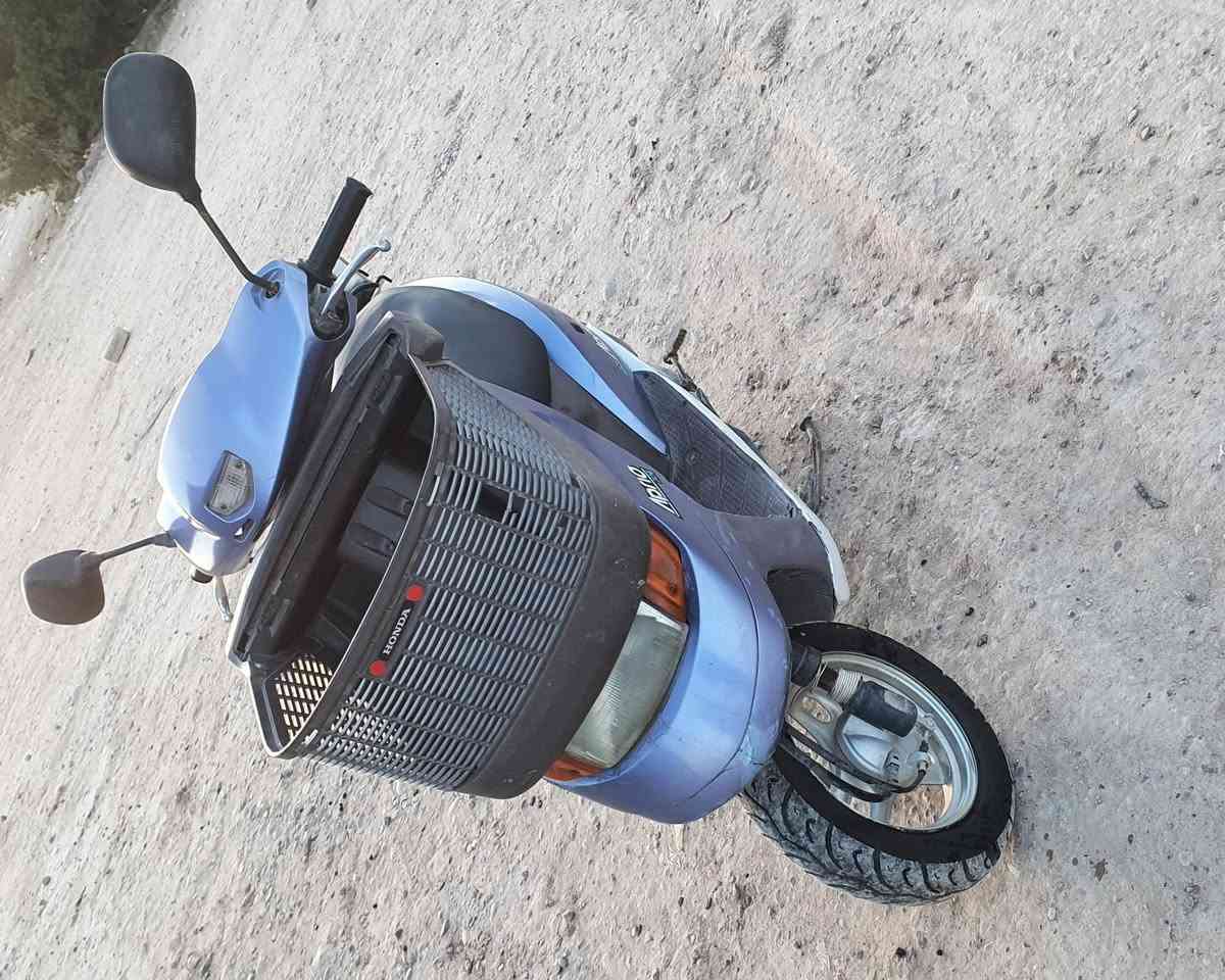 ماطور ابو السله للبيع كابريته بلاديه مجفت جديد الدراجه حلوه و ما يعوزه شي  السعر ب350 الف للتواصل ع الرقم ***********
