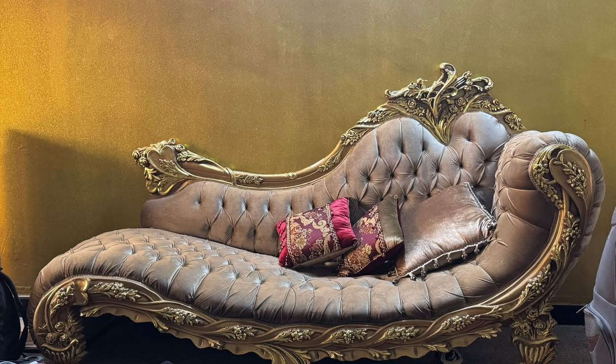 سلام عليكم للبيع غراض بيت كامله تخم قنفات شركة استقبال غسالة LG عدسة سبلت 4 طن طباخ ايطالي شيزلون دمياط وبعد اكو غراض هواي تعال شوف بعينك واشتري 
بغداد المنصور ***********
