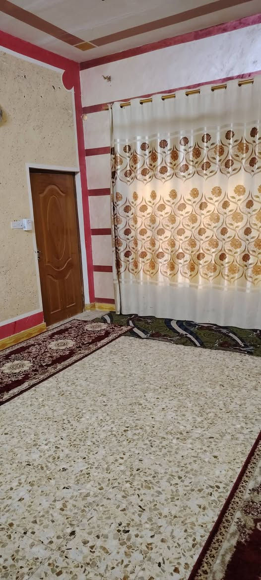 بيت للبيع حي الزهراء قرب المستوصف مساحته 220 البيت طابقين 4غرف وصالتين واستقبال وحمامات خارجيه وداخليه الاتصال عل رقم ***********
