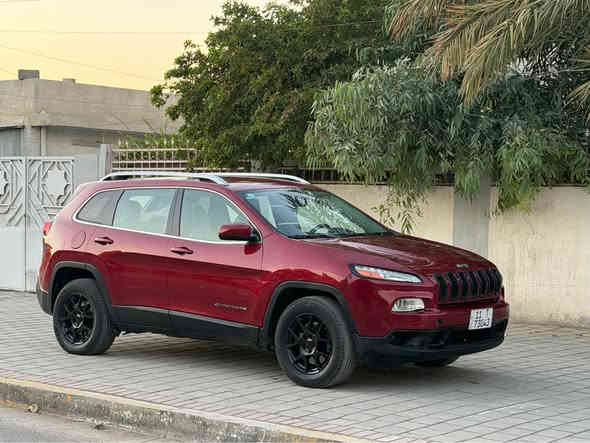 جيب جراند شيروكي 2016 للبيع السعر ٩٥ ورقه قفل قفل مكينه ٦ سلندر سياره جاهزه وجديده بيها خمس قطع صبغ ابيع حزام بدون دواخل رقم بغداد تحويل مباشر مكاني بغداد العامريه *********** بغداد
