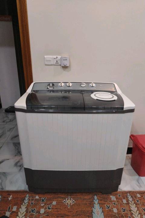 العنوان الدورة ١٢٠ بفرع كليه الهادي اليمنى
غسالة الي جي نظيفة جدا ومابيها اي شي وسعر بي مجال 