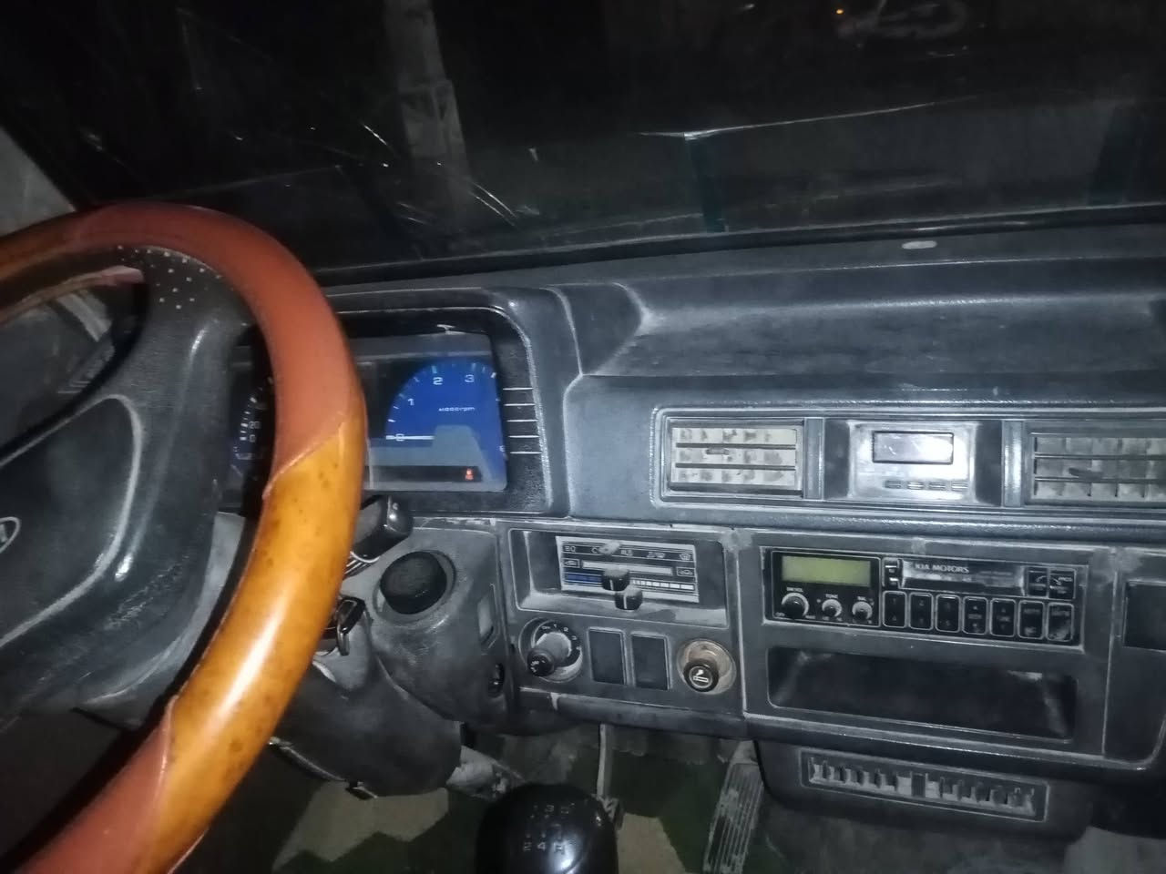 كيا بنكو ٩٦ بدون رقم سبعة جنكال قماره وربع صدر جديد كير جديد محرك بي تنقيص قليل مامأثر سعر 22 وبيها مجال مكان ديالى قضاء بلدروز ***********
