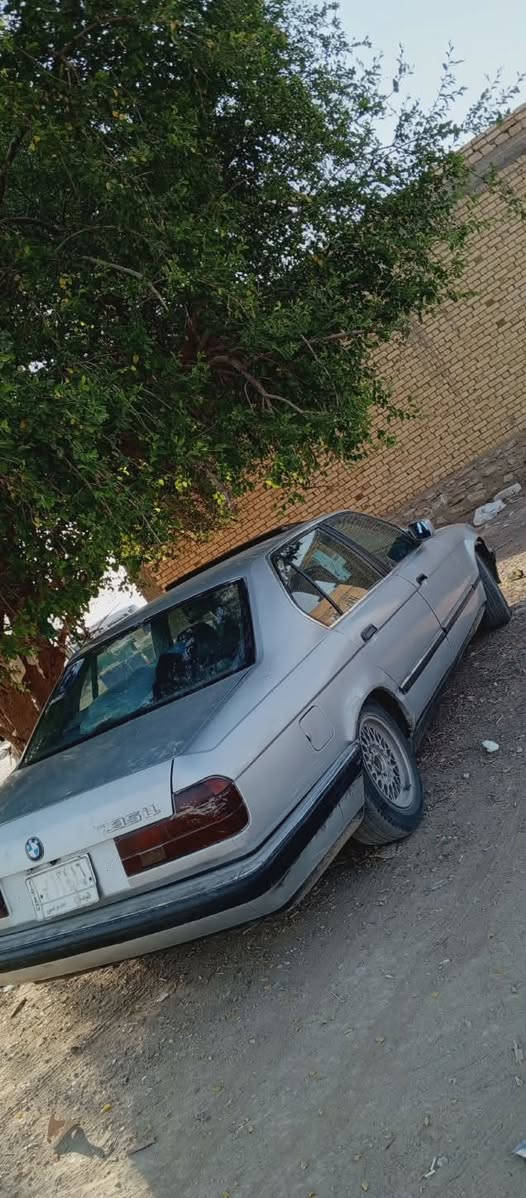 سلام عليكم
للبيع مستعجل 

قفل 25 ورحمه لربكم لحد يتفلسف براسي مابايعلك زيرو هيه ب25 سعر سايبه 

مكينه نضيفه 

كير كايم
مكاني سماوه 
***********

