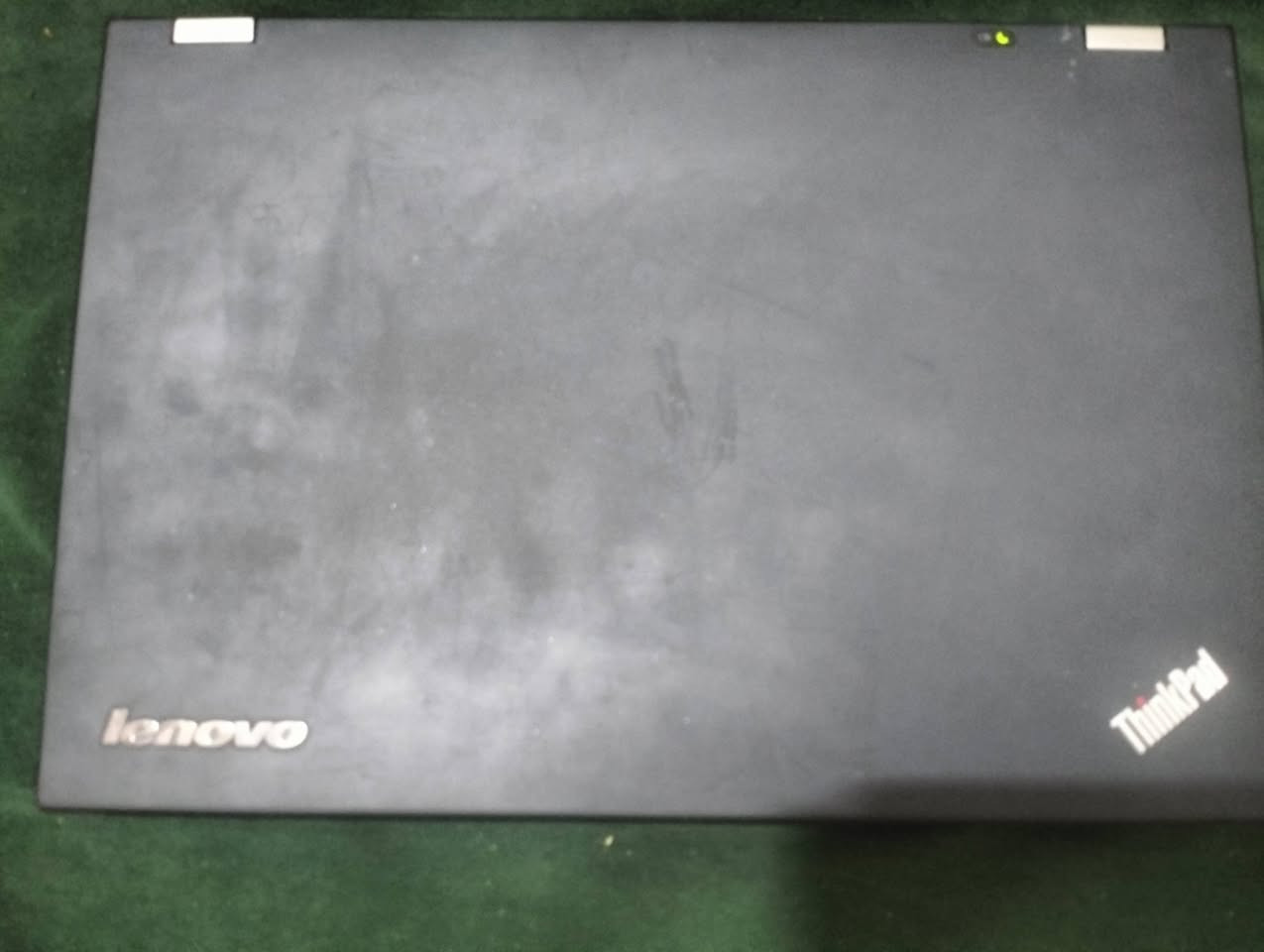 العنوان: لابتوب Lenovo ThinkPad T430 – الاعتمادية العالية للعمل 
والدراسةجهاز Lenovo ThinkPad T430 هو الخيار المثالي لمن يبحث عن جهاز عملي، متين، وذو أداء مستقر. الجهاز بحالة جيدة جداً، تمت صيانته وتهيئته بالكامل ليناسب مهامك اليومية، سواء كانت للدراسة، العمل المكتبي، أو تصفح الإنترنت.
المواصفات الفنية:
المعالج: Intel Core i5-3320M
الذاكرة (RAM): 4GB
الهارد (HDD): 300GB
كرت الشاشة: Intel HD Graphics 4000
نظام التشغيل: Windows 10 Pro (نسخة 22H2)
السعر 135 الف 
ورقم التواصل : ***********
