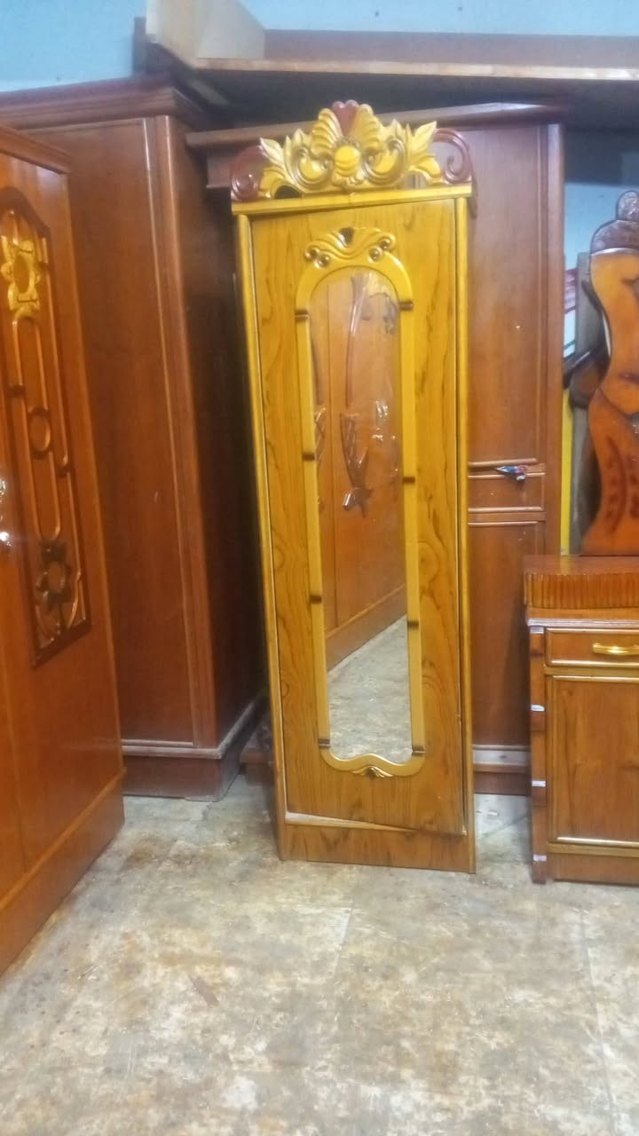 غرفه ام 6 طابق واحد تزكام ضهر جرجوبه زاويه كنتوريه ميز هديه واياهه كوت حي جهاد  زويرجات مراسله او اتصال تدلل سعر 550 وبيها مجال
***********
