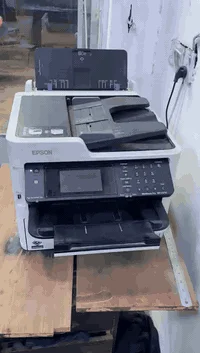 طابعه إبسون 5710 نضافه فول سعر 500 و بي مجال بصيط شرط فحص داخل المحل ا...