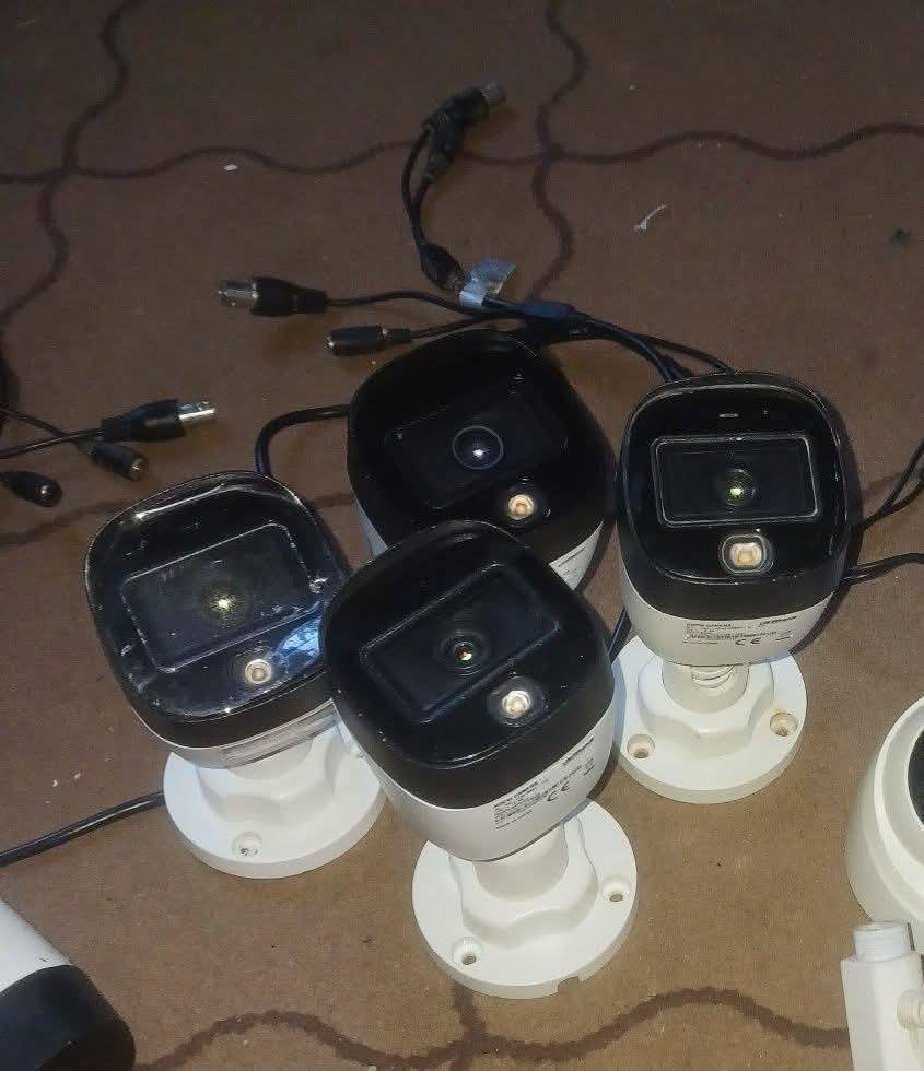 كاميرات للبيع
‏‪***********‬‏
