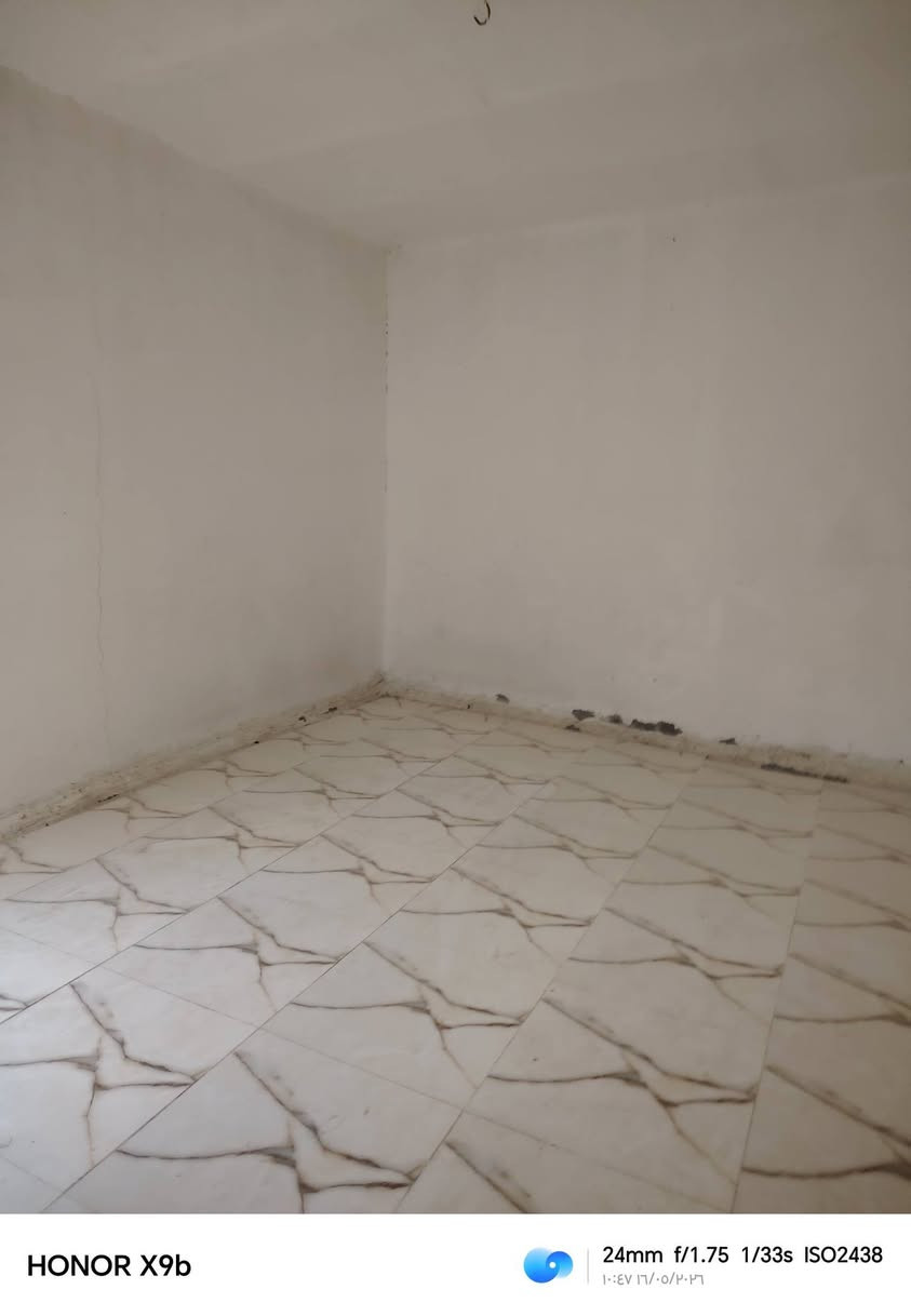بيت البيع ماليه يم متزه حي الحسين بيت كلش حلو بي 3 بي مضيف خرف جوه وحدها فوك *********** بي وتساب
