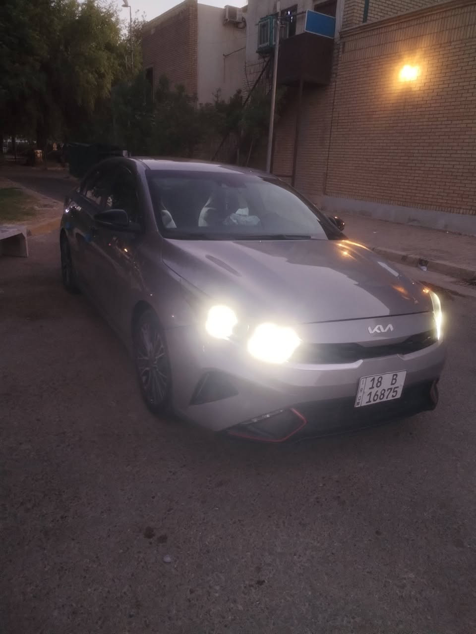 السلام عليكم هاي فورتي وارد أمريكي السياره كل التفاصيل بل فيديو واني مكلف بل نشر موديل ٢٢ *********** ابو بنين ١٥٥$

